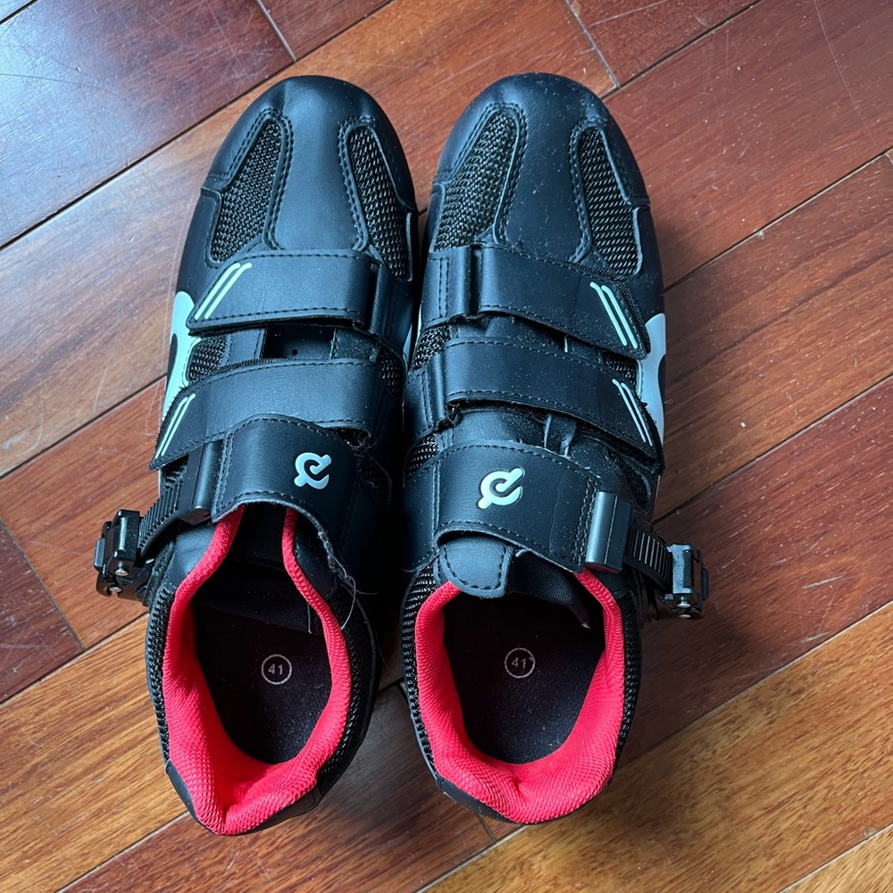 Mens Peloton Black Cycling Shoes with Red Interior